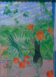 Schwarze Vase mit ziehenden Wolken