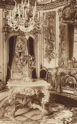 Bayerisches Königsschloss Linderhof, Speisesaal mit Tischlein deck dich!