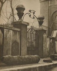 Ulmenstämme für Rohrleitungen, ausgegraben in der Nähe von St. Annes, Soho, um 1935