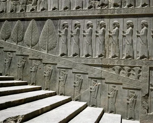 Wachen von Susa und Persien. Reliefs der östlichen Treppe der Apadana, 6. Jahrhundert v. Chr.