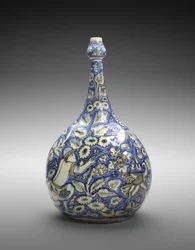 Flaschen mit Figur und Blumen, Mitte des 17. Jahrhunderts