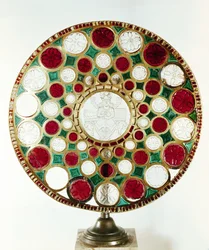 Der Becher Salomos, mit einem Reliefkamee eines Königs, Sassanidenzeit (226-651) (Gold, Bergkristall, Granat und grünes Glas)