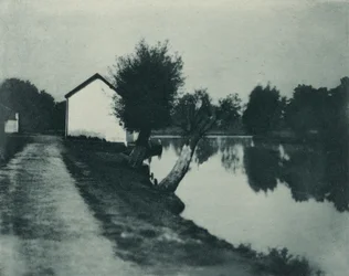 Der mondbeschienene Fluss