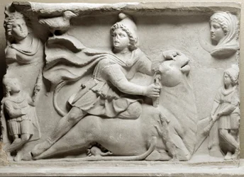 Zivilisation der Phönizier: Opferszene, in der die Gottheit Mithra (Mythra oder Mitra) den Stier opfert. 2. oder 3. Jahrhundert n. Chr. Marmorrelief, aufbewahrt in Paris, Louvre-Museum
