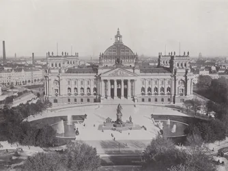 Reichstagsgebäude und Bismarck-Denkmal
