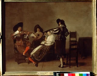 Musikalischer Abend. Drei Musiker und eine junge Frau beim Gesang