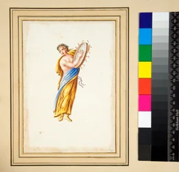 Gewandete Figur, die eine Trommel schlägt