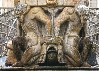 Mythische Atlanten am Sockel eines Obelisken, Lamego, Portugal. 1738