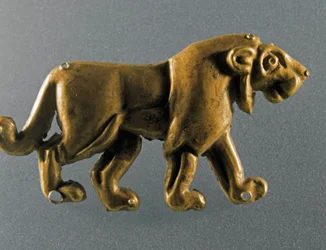Prähistorie: Löwenstatuette aus Goldblättern aus dem Kurgan von Maikop (Kaukasus). 3000-2500 v. Chr. Kupferzeit. Sankt Petersburg, Eremitage, Russland