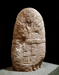 Vorgeschichte: Statuenmenhir. Steinzeit, Neolithikum. Saint-Germain-en-Laye, Museum für nationale Altertümer