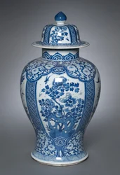 Vase mit Deckel, 1662-1722
