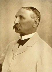 Generalleutnant Tucker, C.B.