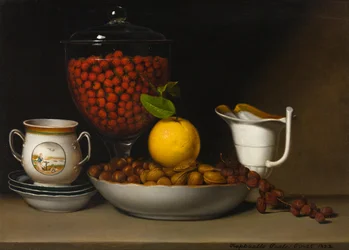 Stillleben—Erdbeeren, Nüsse, usw.