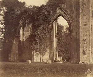 Glastonbury Abbey, Bögen des nördlichen Seitenschiffs