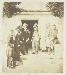 Gruppe am Hauptquartier