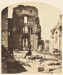 Innenraum der Lindisfarne Priory, Westende