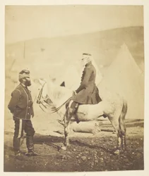 Sir Jas. York Scarlett (1799-1880), General, führte den Angriff der schweren Brigade, Balaclava (links); Edward Wm. Lowe (1820-1880), General (rechts); Aufgenommen auf der Krim