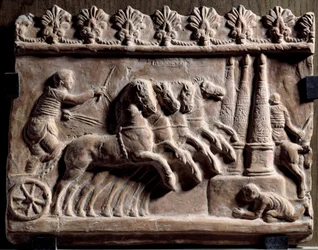 Campana-Relief: Wagenrennen und Zirkusszene