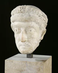 Kopf Kaiser Theodosius’ II. (408-450) (Marmor)