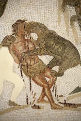 Mosaik, das die Folter eines Sträflings darstellt