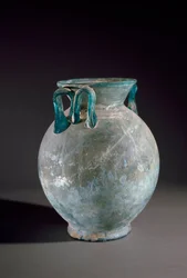 Römische Kunst: Glasvase mit Henkel. Aus Pompeji, Italien. Museo Archeologico Nazionale Neapel