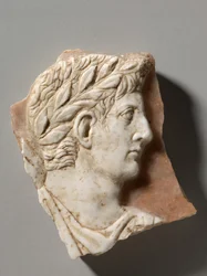 Kamee mit Porträt des Kaisers Augustus
