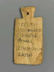 Mumienanhänger mit griechischer Inschrift