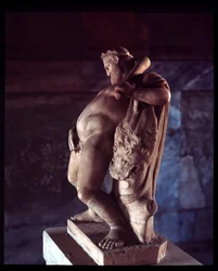 Der betrunkene Herkules. Skulptur aus dem Haus der Hirsche, 5. Jahrhundert v. Chr. - 1. Jahrhundert n. Chr.