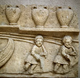 Römische Kunst: Das Schleppen eines mit Fässern beladenen Bootes (Detail)