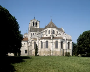 Gesamtansicht der Basilika