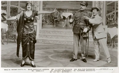 Mitglieder der Besetzung von Oh! Oh! Delphine!!!, ca. 1916