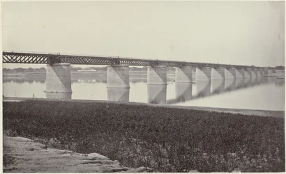 Eisenbahnbrücke über die Yamuna bei Allahabad