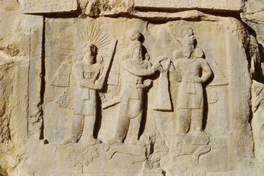 Basrelief der Investitur und des Sieges von Ardashir II., ca. 379-383