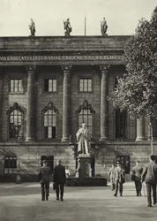 Berlin: Universität (s/w Foto)