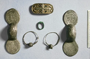 Schmuck aus Camon, Amiens, Somme, Karolingisch, 7.-10. Jahrhundert