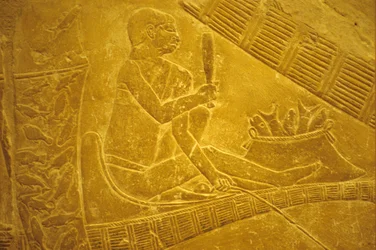 Altes Ägypten, Wandmalerei, Mastaba/Grab des Idout, Saqqara, Fischer sitzen auf Booten und schuppen Fische, 6. Dynastie