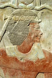 Altes Ägypten, Wandmalerei, Ein Pharao mit Atef-Krone, Karnak-Tempel, Luxor