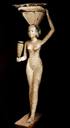 Ägyptische Antike: Holzschnitzerei als Träger von Opfergaben. Mittleres Reich