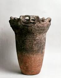 Große Terrakottavase aus Fukushima, Jomon-Periode 16.-10. Jahrhundert v. Chr.