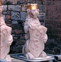 Heraldischer Löwe, vom Dach des Großen Saals