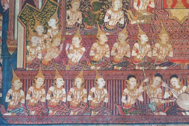 Wandmalereien in der Buddhaisawan-Kapelle, die die Feierlichkeiten der königlichen Hochzeit der Eltern des Bodhisattva, König Suddhodana vom Sakya-Clan und Prinzessin Mahamaya, darstellen