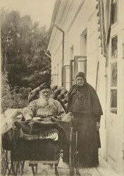 Russischer Autor Leo Tolstoi mit seiner Schwester Maria Nikolajewna, Russland, 1900er Jahre