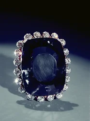 Die Logan-Brosche (Saphir & Diamant)