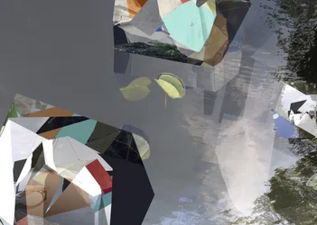 Fragmentierte Wasserreflexionen