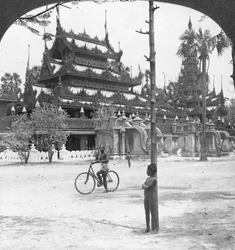 Goldenes Kloster der Königin, Mandalay, Birma, 1908