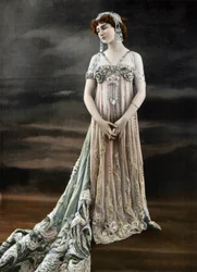 Französische Sopranistin Genevieve Vix als Circe in der Oper Circe an der Opéra Comique, Paris (Foto)