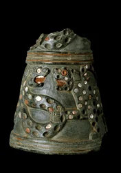 Untermesopotamien, Irak, sumerische Kunst: Serpentinvase aus dem Tempel der Göttin Inanna an der Fundstätte Nippur: Darstellung eines Kampfes zwischen einer Löwin und einer Schlange. 2600-2500 v. Chr. Maße: H. 14,2 x Durchm. 12,5 cm. Bagdad, Irakisches