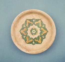 Chinesische Opferschale, mit eingravierten Linien, um das Auslaufen der Farbe zu verhindern, Tang-Dynastie, 618-906