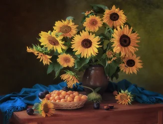 Herbstsonnenblumen und Pflaumen