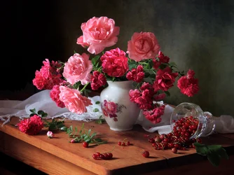 Lebendige Rosen und Beeren